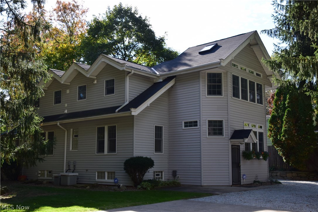 669 Mentor Road Akron, OH 44303 - Photo 2 of 35 Gallery Image 2