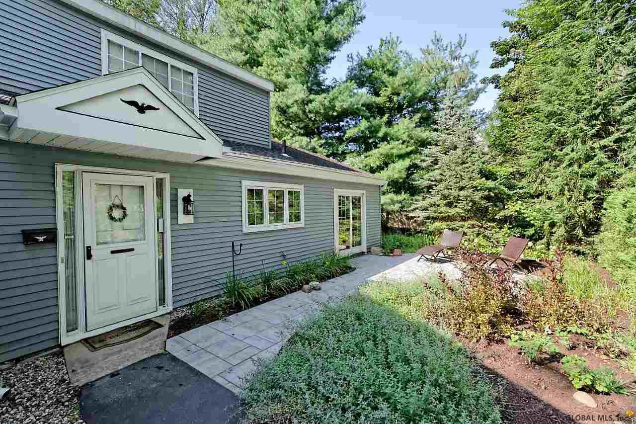 17 Leaf Road Bethlehem, NY 12054 - Photo 2 of 20 Photo 2