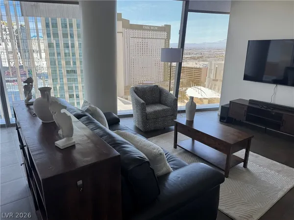 $4,000 | 3722 South Las Vegas Boulevard, Unit 1812, Las Vegas, NV 89158