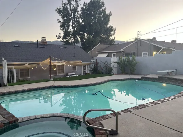 $1,394,000 | 2619 Mary Street, La Crescenta, CA 91214