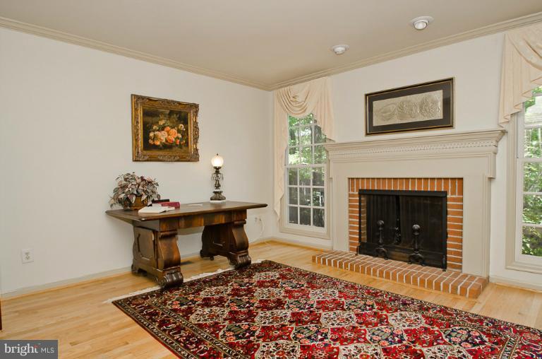 8325 Kings Ridge Court Springfield, VA 22153 - Photo 15 of 25 Office/library