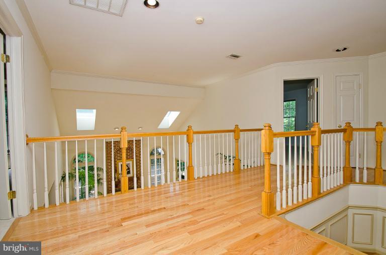 8325 Kings Ridge Court Springfield, VA 22153 - Photo 5 of 25 Catwalk overlooking Family Rm