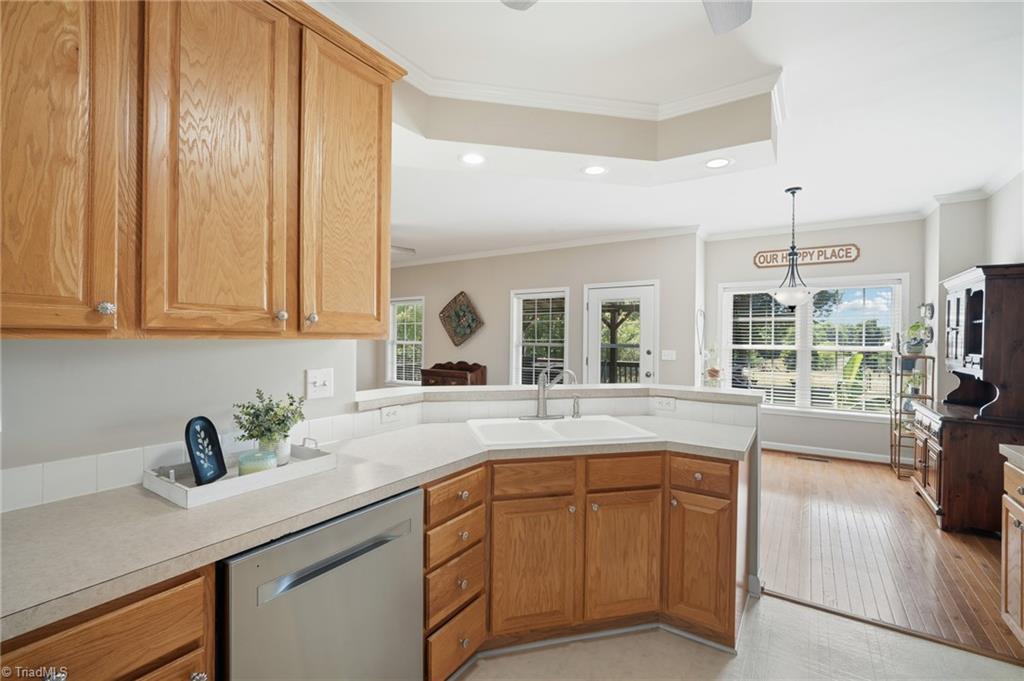 323 Ridge Drive Lexington, NC 27295 - Photo 9 of 46