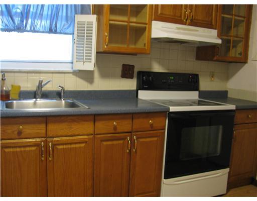 7924 Roderick Drive Pittsburgh, PA 15237 - Photo 10 of 18 Kitchen.