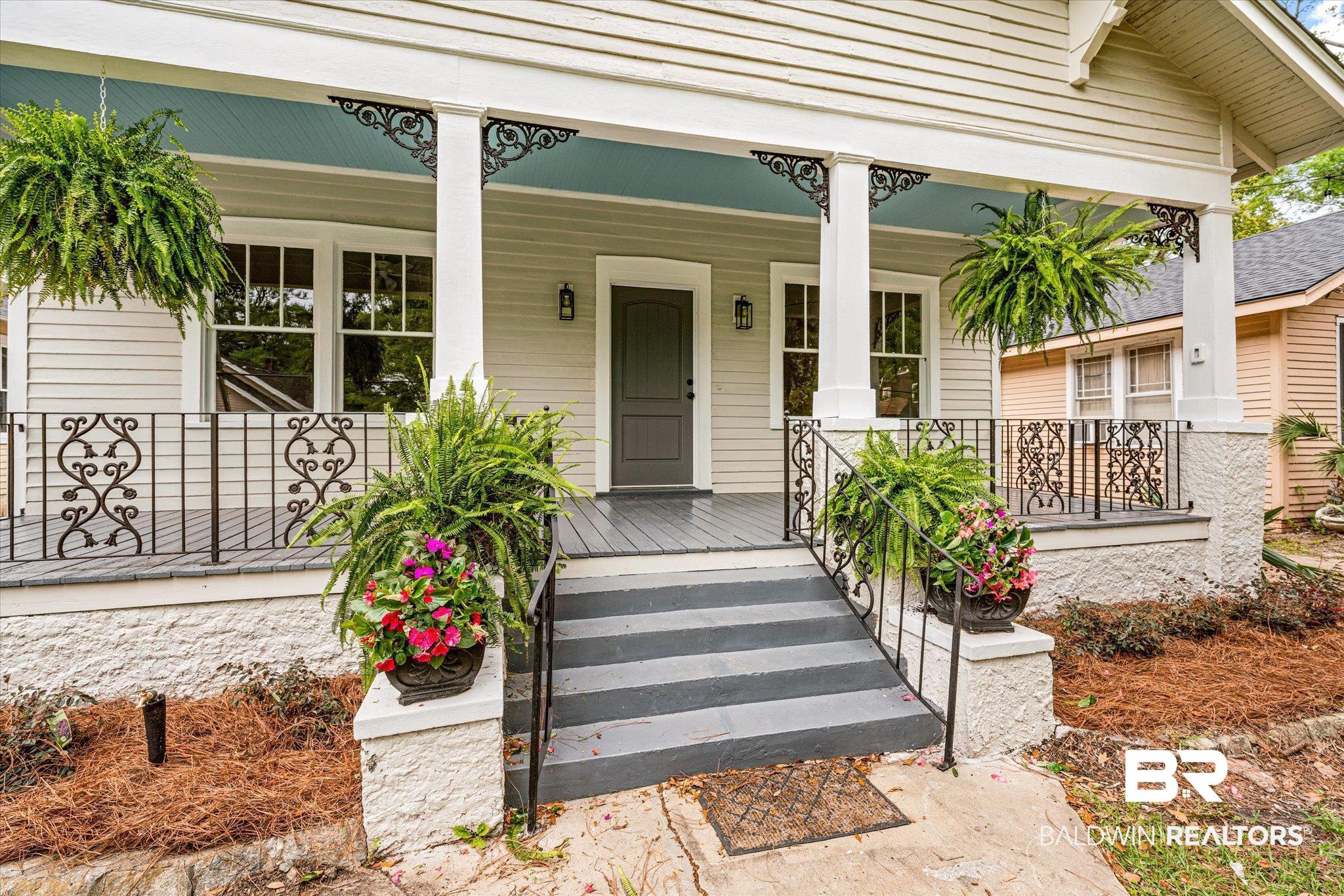 156 South Monterey Street Mobile, AL 36604 - Photo 2 of 33