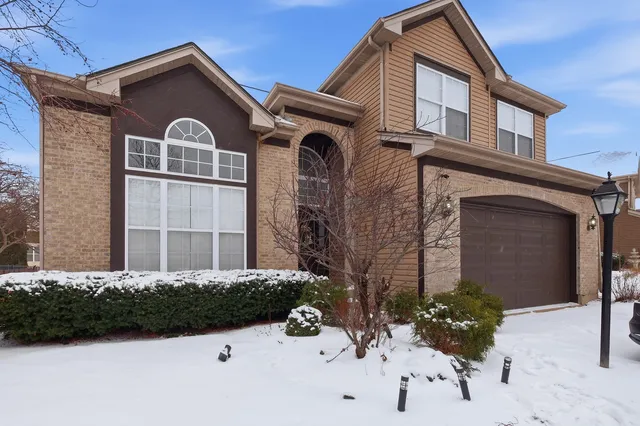 $599,000 | 1951 Broadsmore Drive, Algonquin, IL 60102