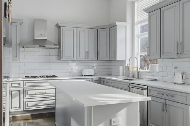 $599,000 | 1951 Broadsmore Drive, Algonquin, IL 60102