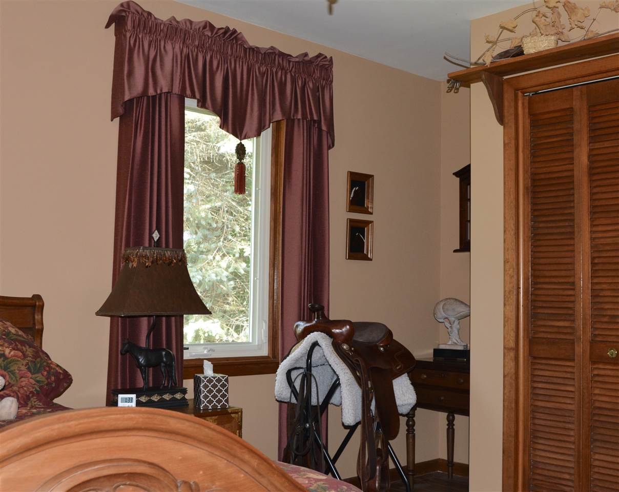 10215 East Fort Road Suttons Bay, MI 49682 - Photo 36 of 60 1851099-35.JPG