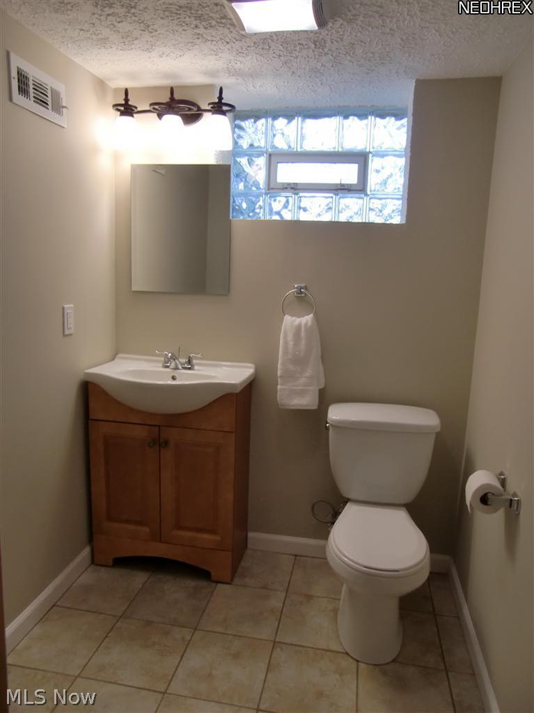 3877 Montevista Road Cleveland Heights, OH 44121 - Photo 19 of 25