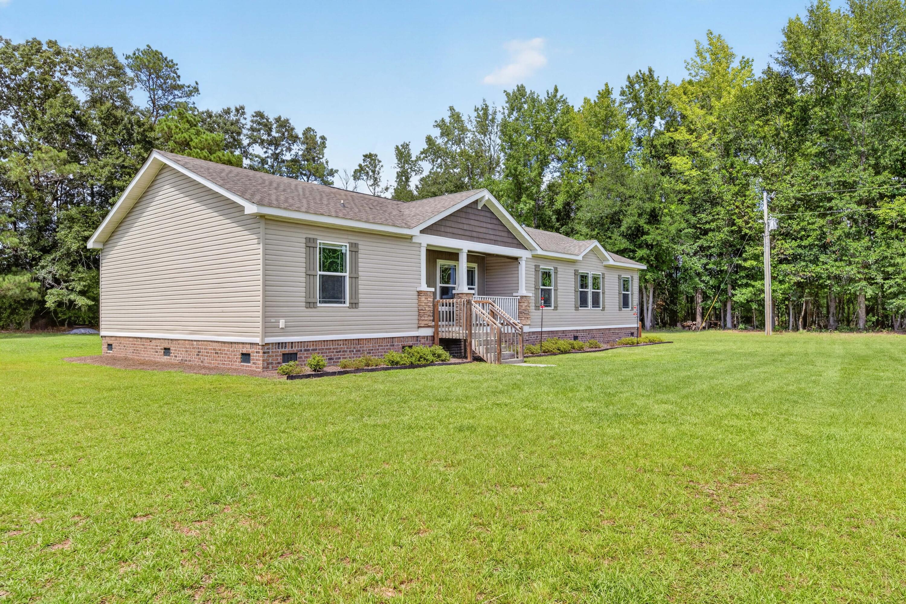 1331 North Brewington Road Manning, SC 29102 - Photo 4 of 62 LEFT SIDE