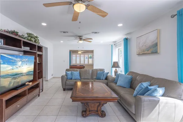 $6,950 | 1660 Northeast 25th Avenue, Pompano Beach, FL 33062