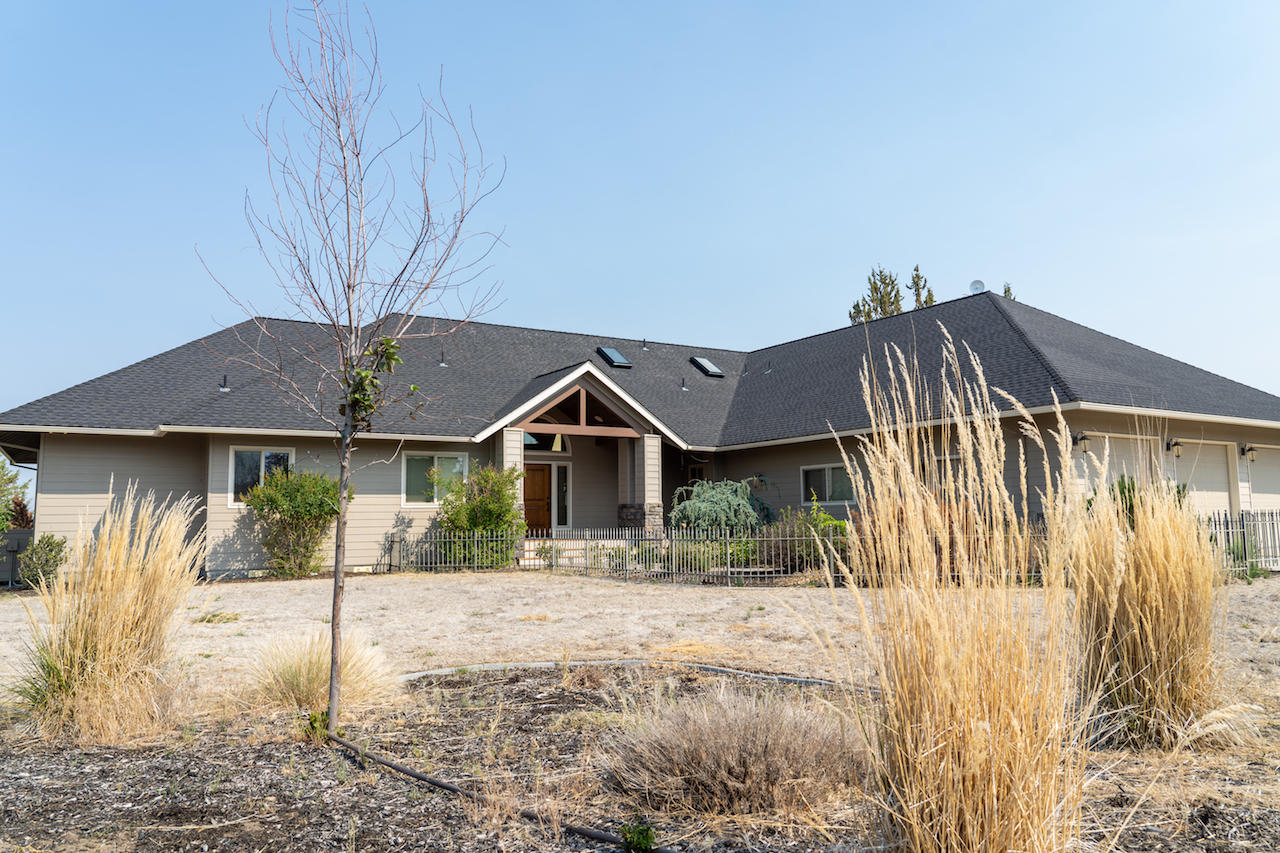 7011 Northeast Juniper Ridge Road Redmond, OR 97756 - Photo 8 of 49 HDR429