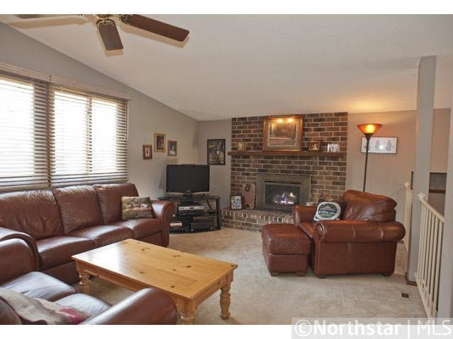 4711 Beacon Hill Road Eagan, MN 55122 - Photo 4 of 18 Gallery Image 4