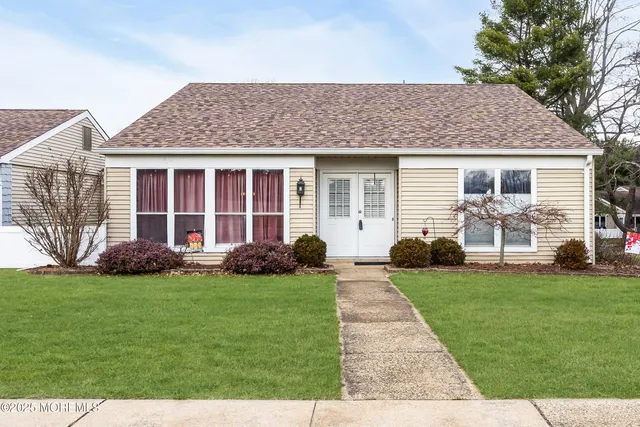 $304,500 | 708 C Wooton Court, Manchester Township, NJ 08759