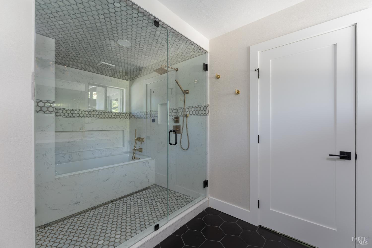 788 Walnut Avenue Ukiah, CA 95482 - Photo 18 of 36 a bathroom with a shower