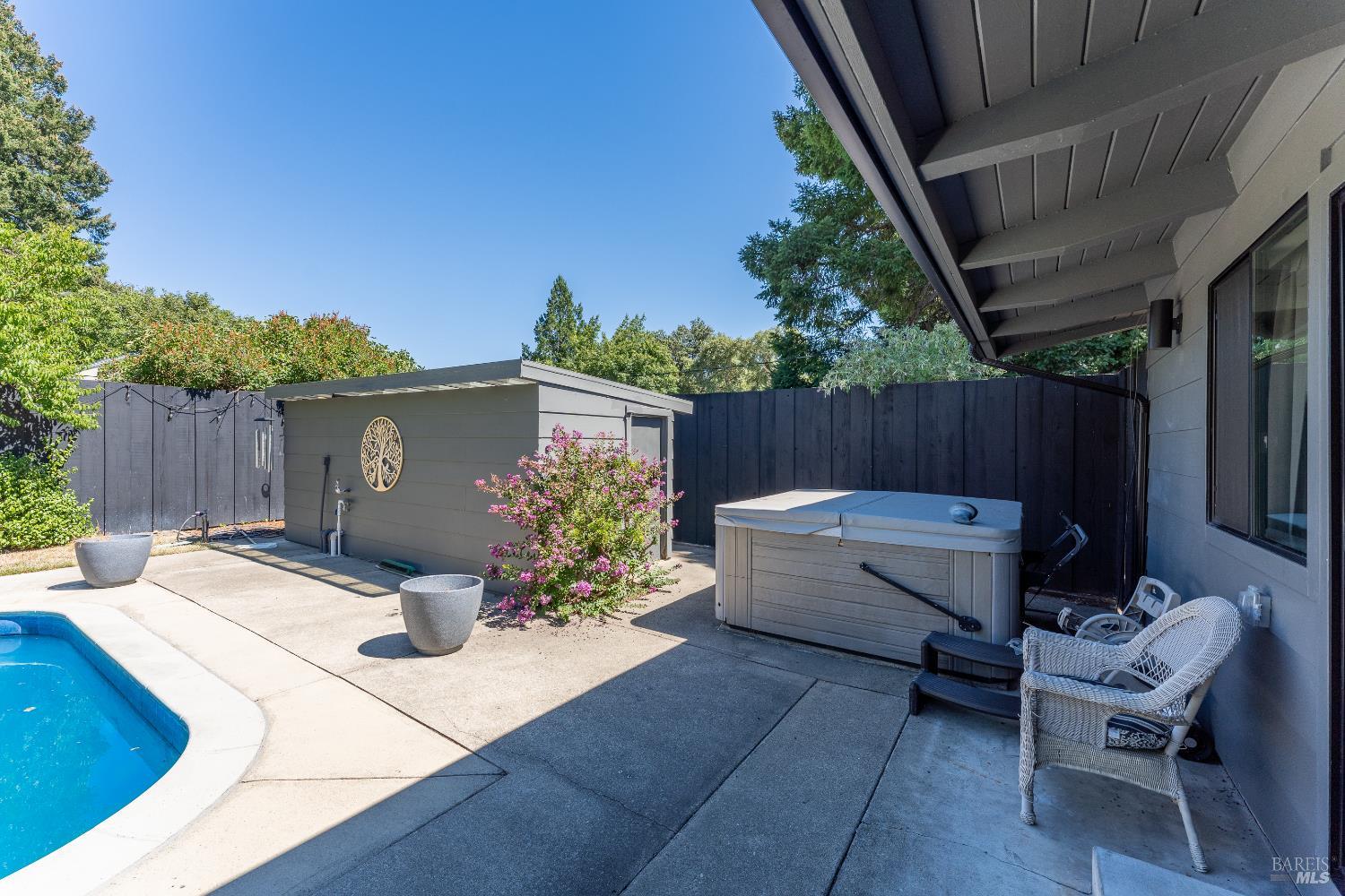 788 Walnut Avenue Ukiah, CA 95482 - Photo 9 of 36 a view of backyard with outdoor seating and plants