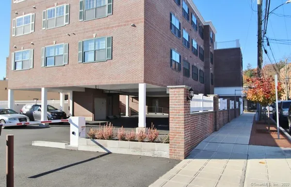 $1,850 | 947 Hope Street, Unit 305, Stamford, CT 06907