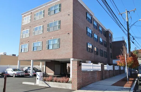 $1,850 | 947 Hope Street, Unit 305, Stamford, CT 06907