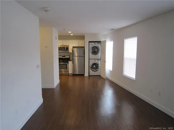 $1,850 | 947 Hope Street, Unit 305, Stamford, CT 06907