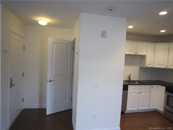 $1,850 | 947 Hope Street, Unit 305, Stamford, CT 06907