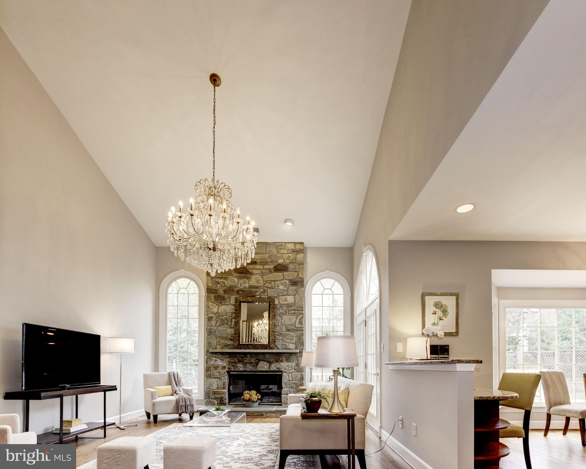 8913 Bells Mill Road Potomac, MD 20854 - Photo 17 of 48 Family Room