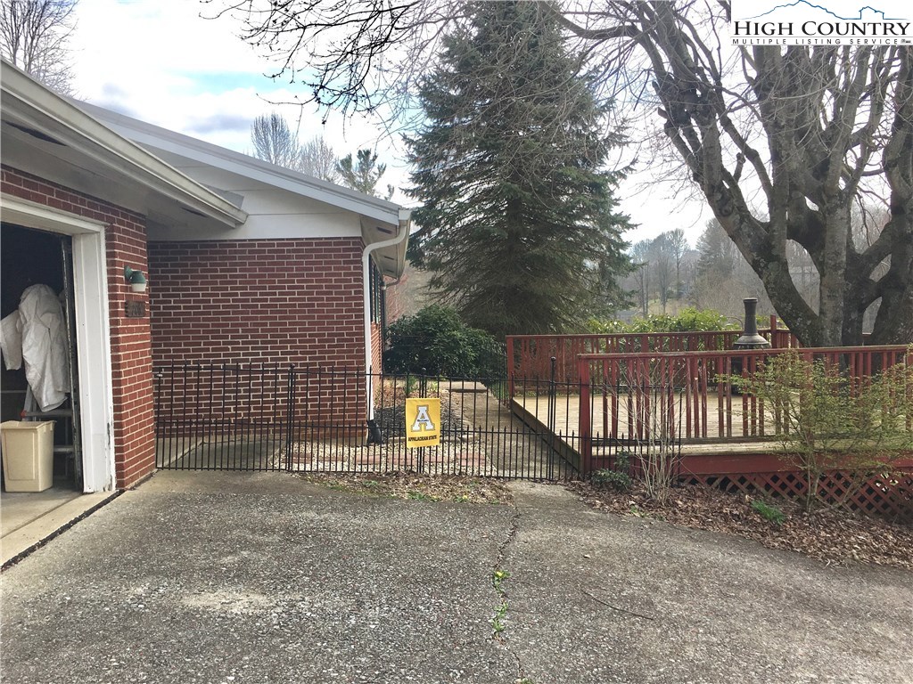 206 Clyde Townsend Road Boone, NC 28607 - Photo 10 of 30 Gallery Image 10