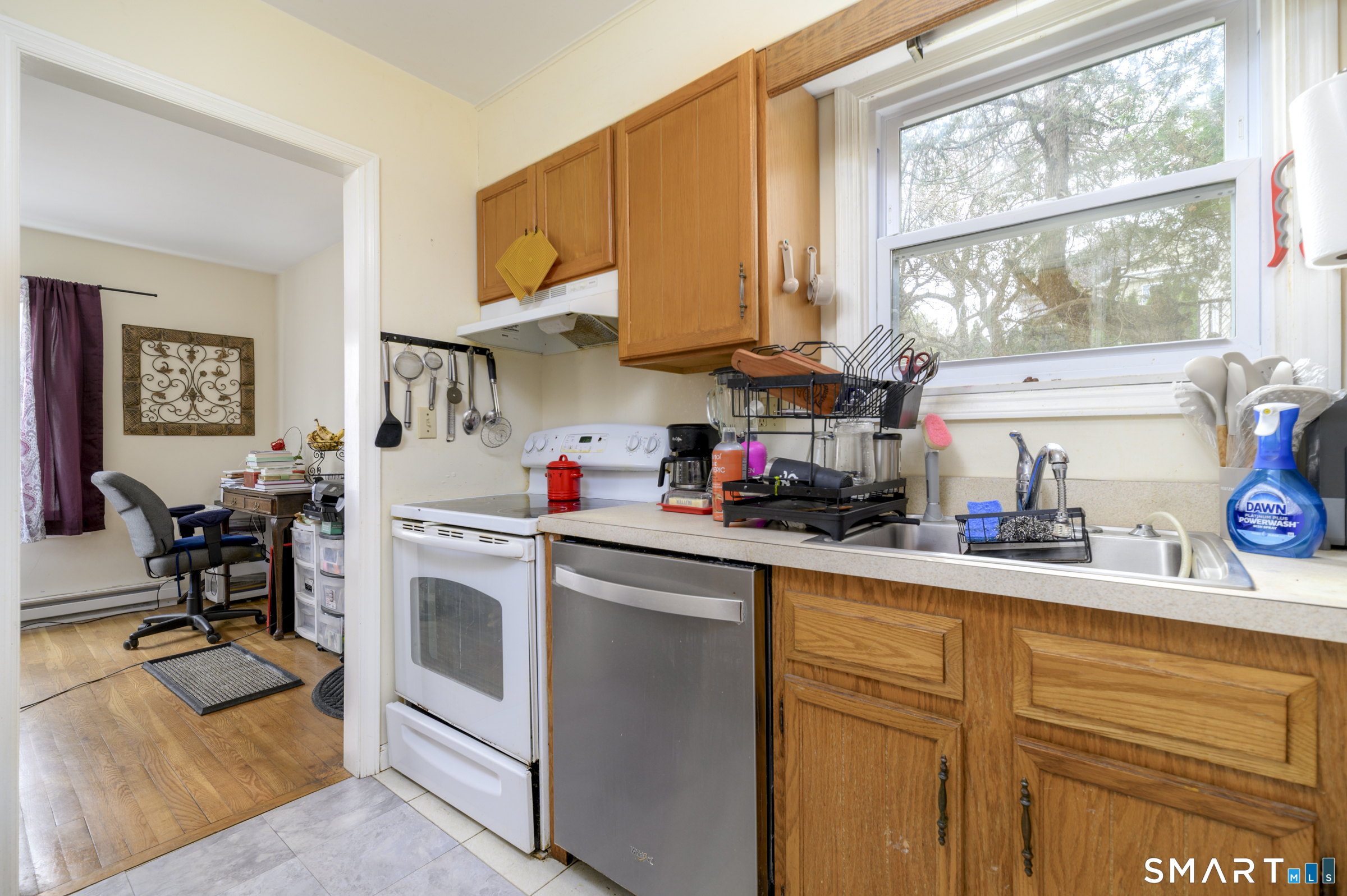 55 New Norwalk Road New Canaan, CT 06840 - Photo 4 of 32 3 Bedroom kitchen