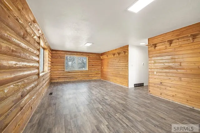 $375,000 | 825 East 700 North, Shelley, ID 83274