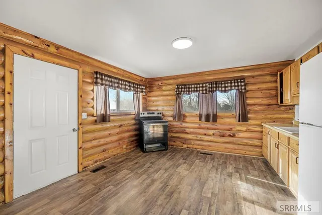 $375,000 | 825 East 700 North, Shelley, ID 83274