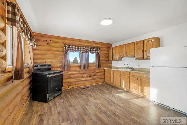 $375,000 | 825 East 700 North, Shelley, ID 83274