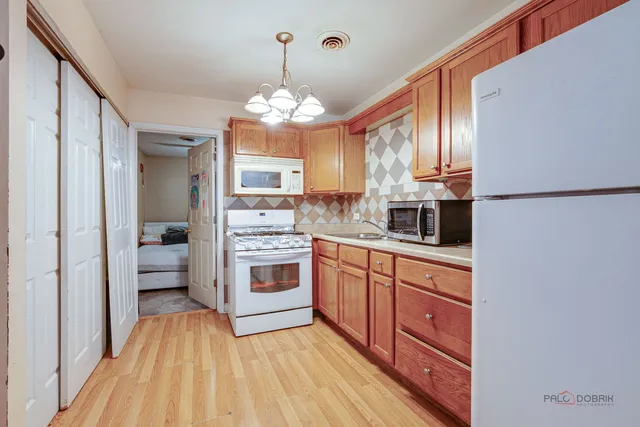 $200,000 | 325 Fairlawn Drive, Round Lake Park, IL 60073