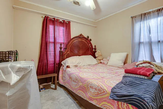 $200,000 | 325 Fairlawn Drive, Round Lake Park, IL 60073