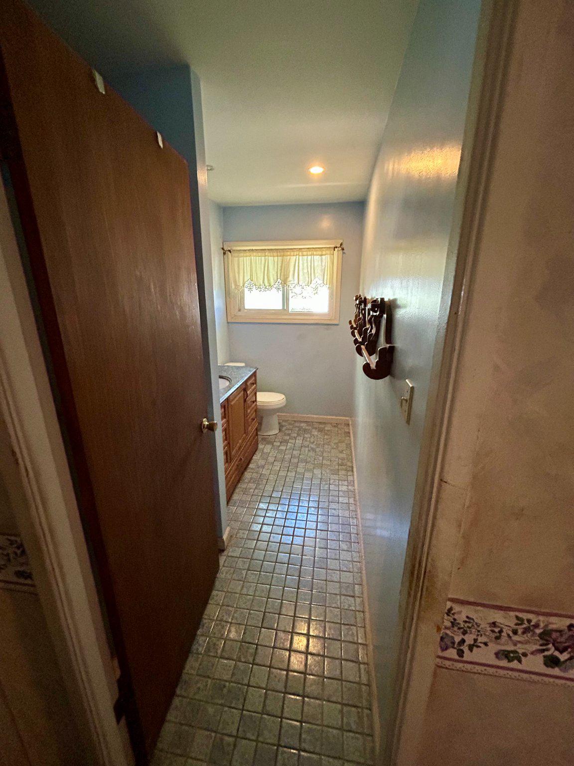 43 Falcon Road Levittown, PA 19056 - Photo 16 of 26