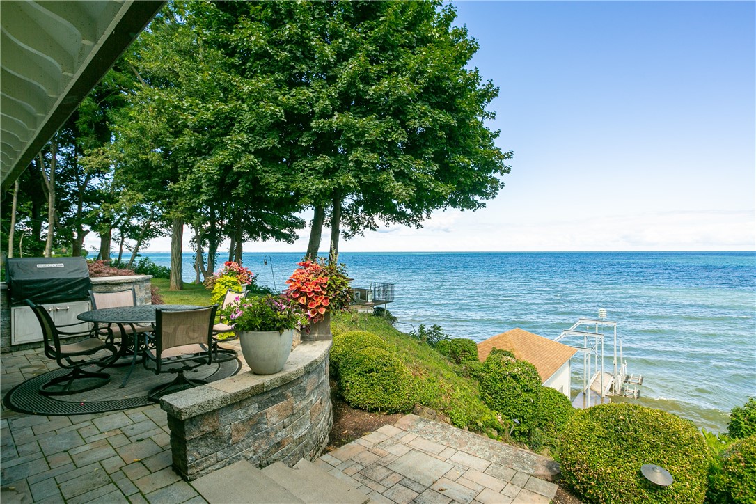 950 Lake Road Webster, NY 14580 - Photo 5 of 50