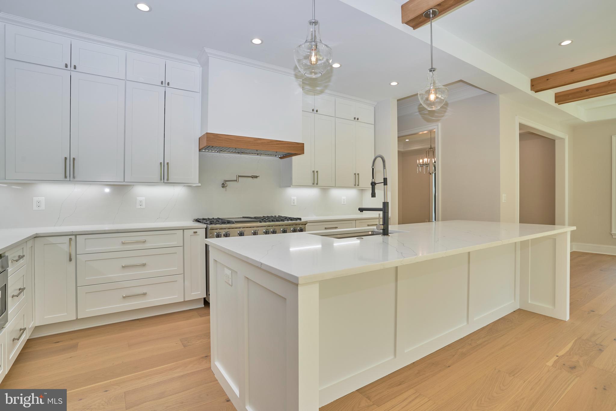 1925 Hunter Mill Road Vienna, VA 22182 - Photo 20 of 79