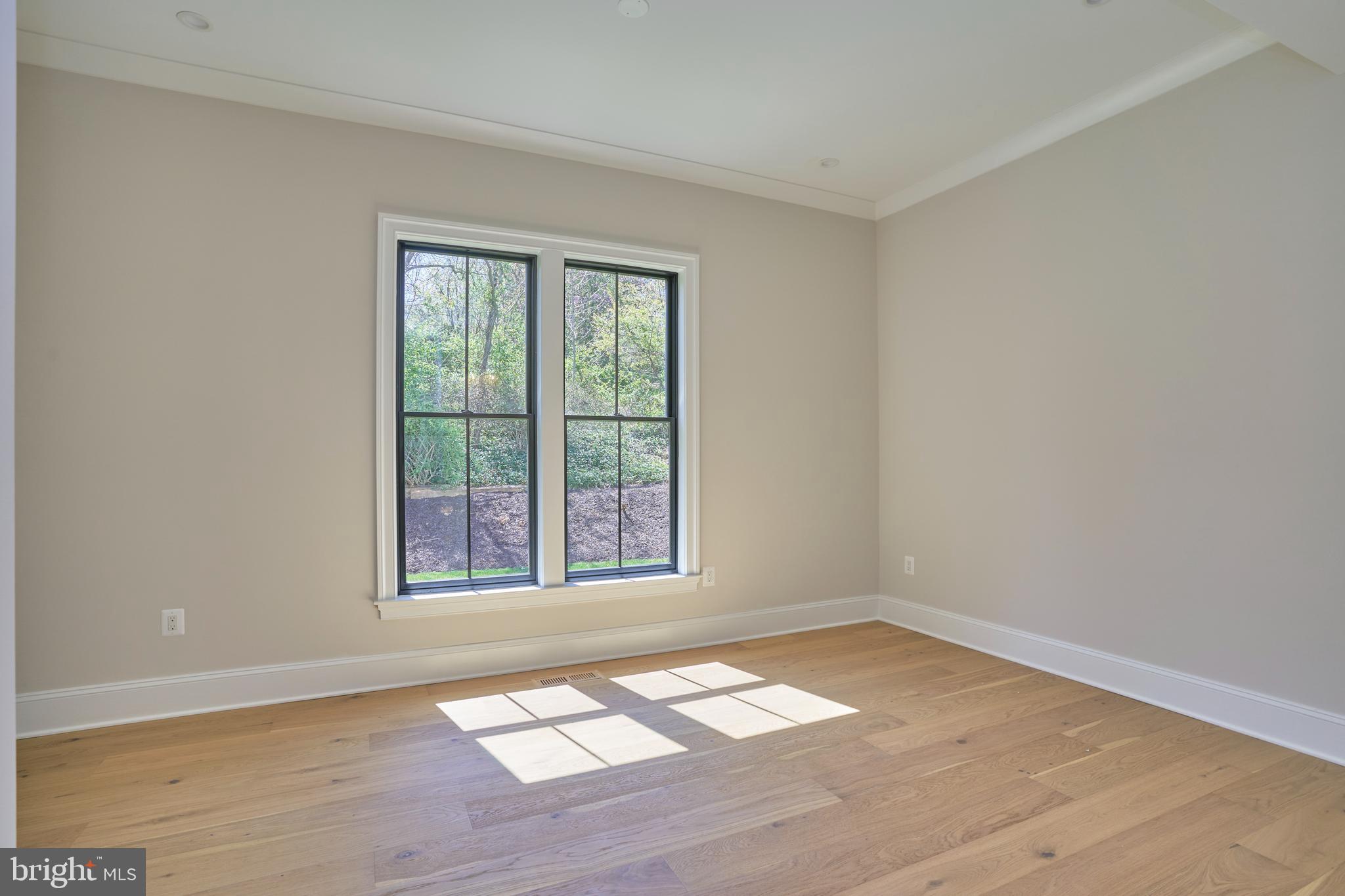 1925 Hunter Mill Road Vienna, VA 22182 - Photo 25 of 79