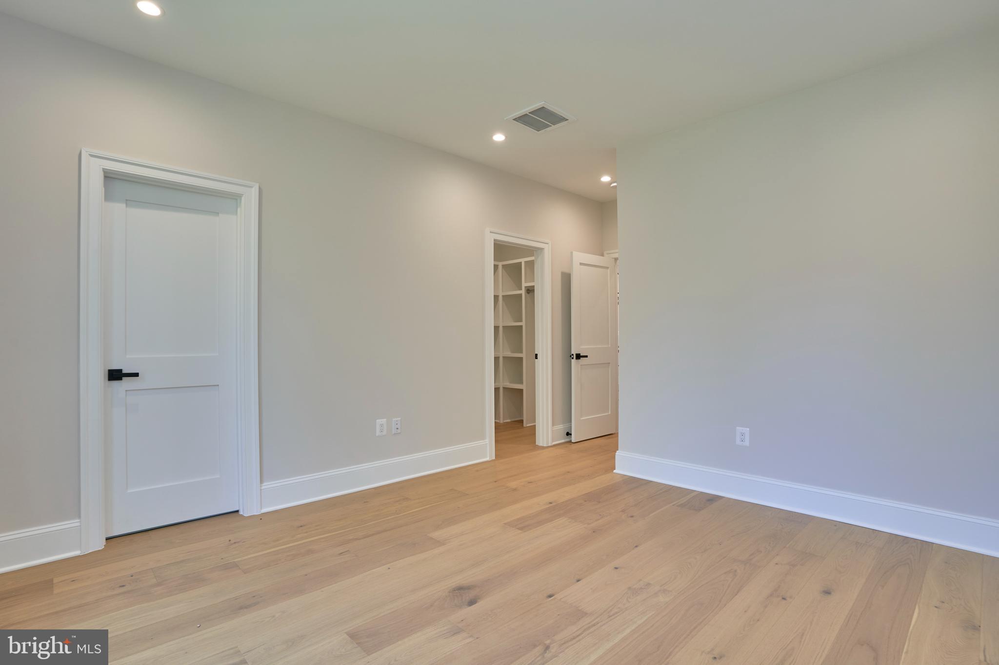 1925 Hunter Mill Road Vienna, VA 22182 - Photo 44 of 79