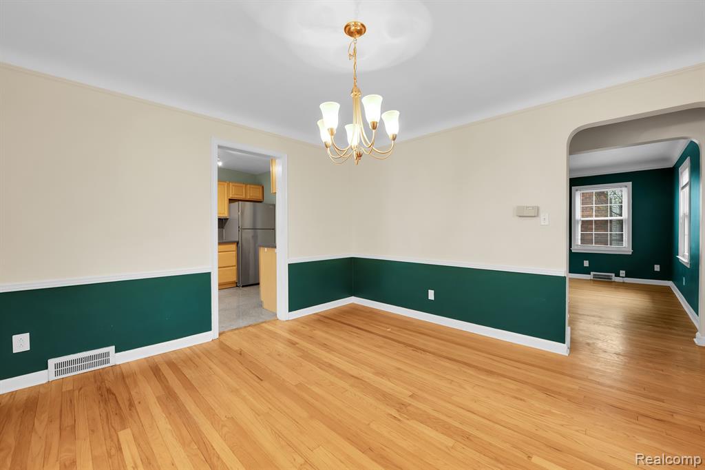 909 Columbia Road Berkley, MI 48072 - Photo 13 of 28