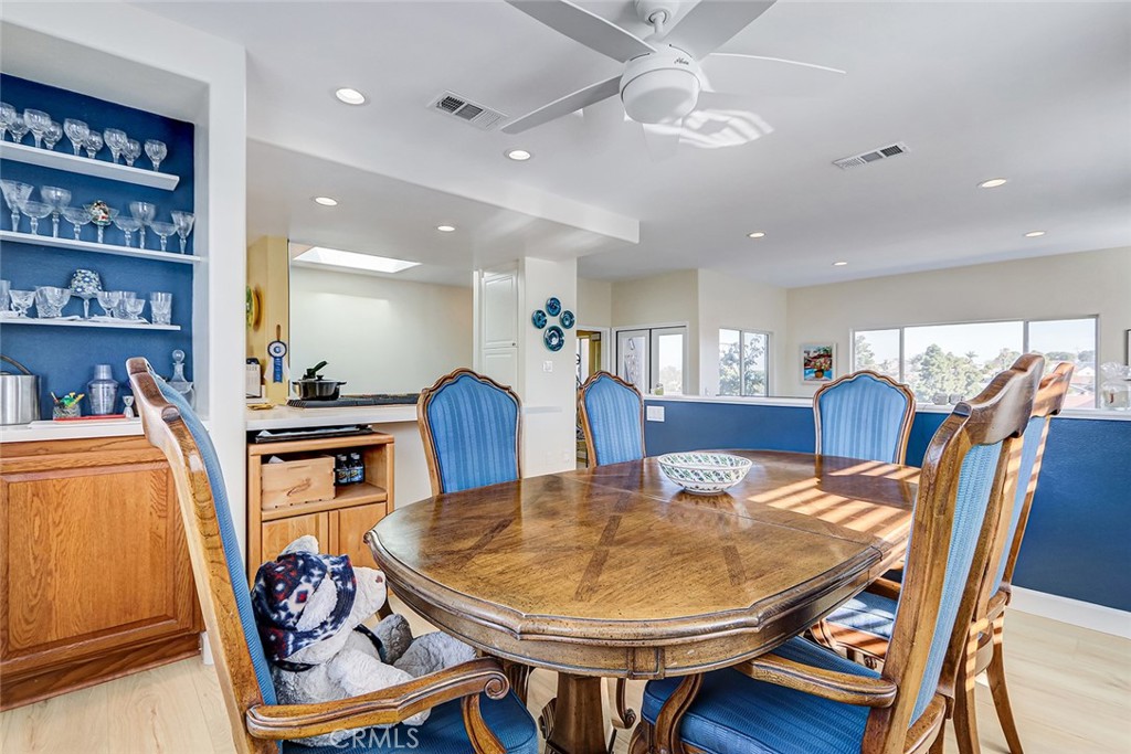318 Penn Street, Unit 2 El Segundo, CA 90245 - Photo 13 of 28 a view of a dining room with furniture