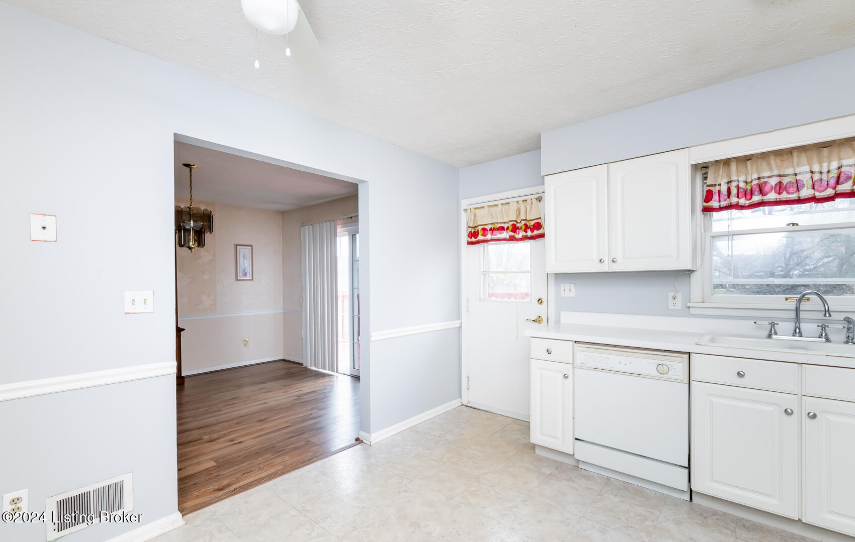 5513 Random Way Louisville, KY 40291 - Photo 19 of 52 RMW-612