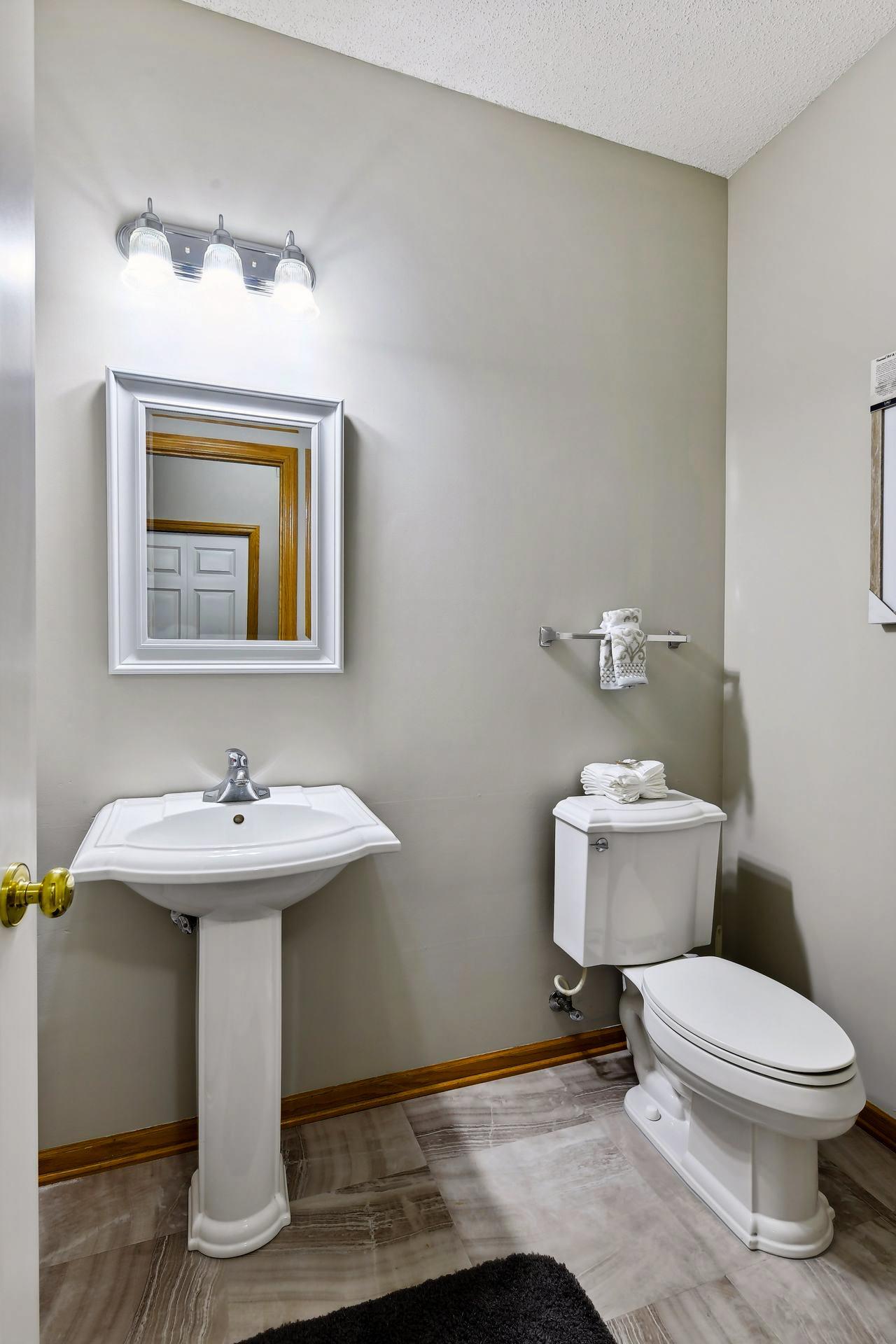 8212 Golden Valley Road Golden Valley, MN 55427 - Photo 12 of 60 Gallery Image 12