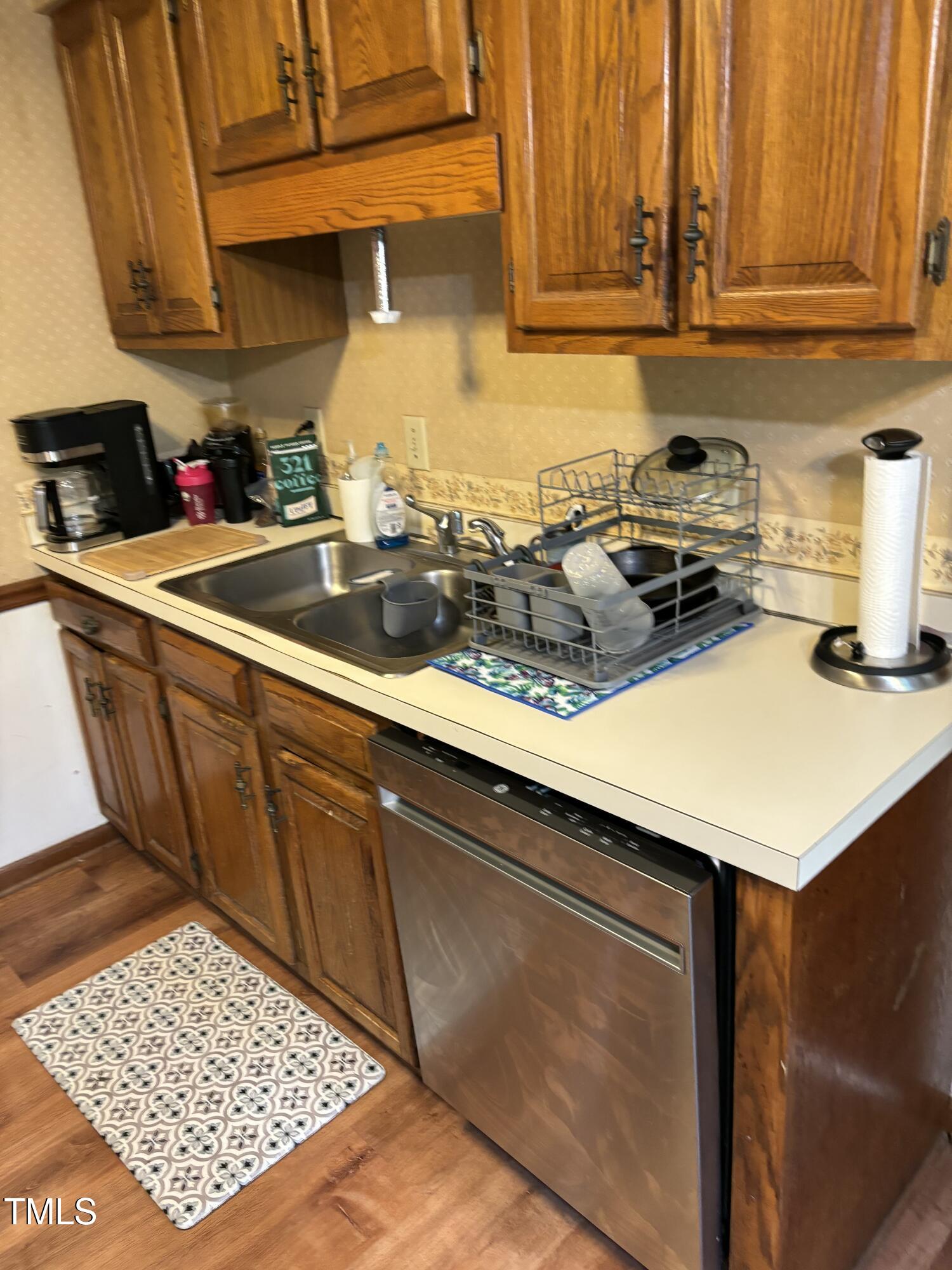 3308 Bearskin Court Raleigh, NC 27606 - Photo 5 of 20 IMG_1373