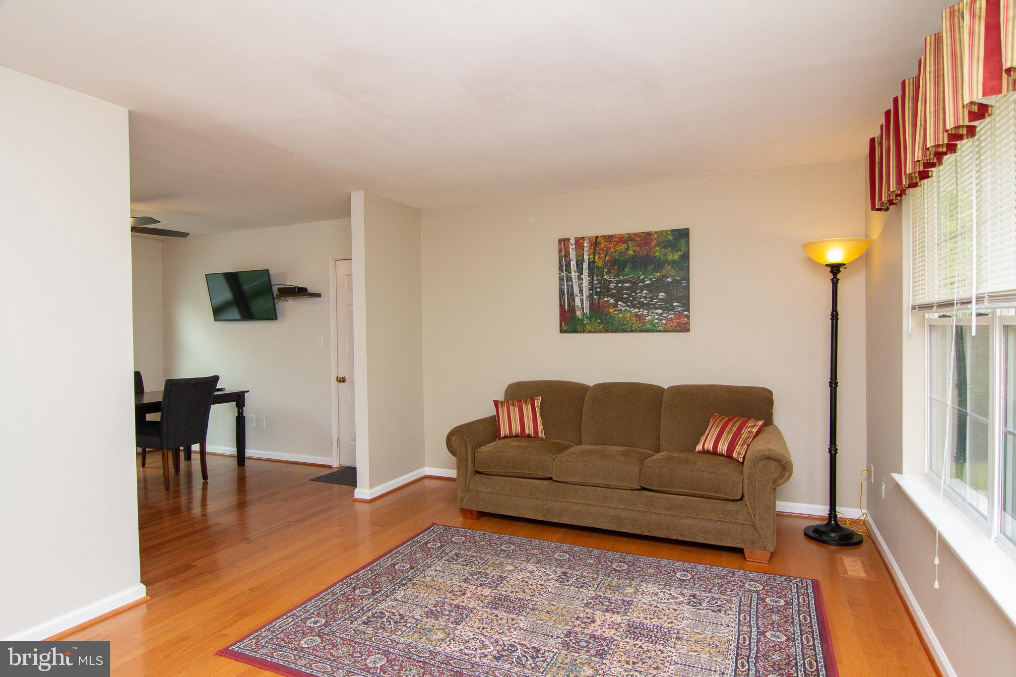 3814 Dakota Road Hampstead, MD 21074 - Photo 14 of 37 Living Room
