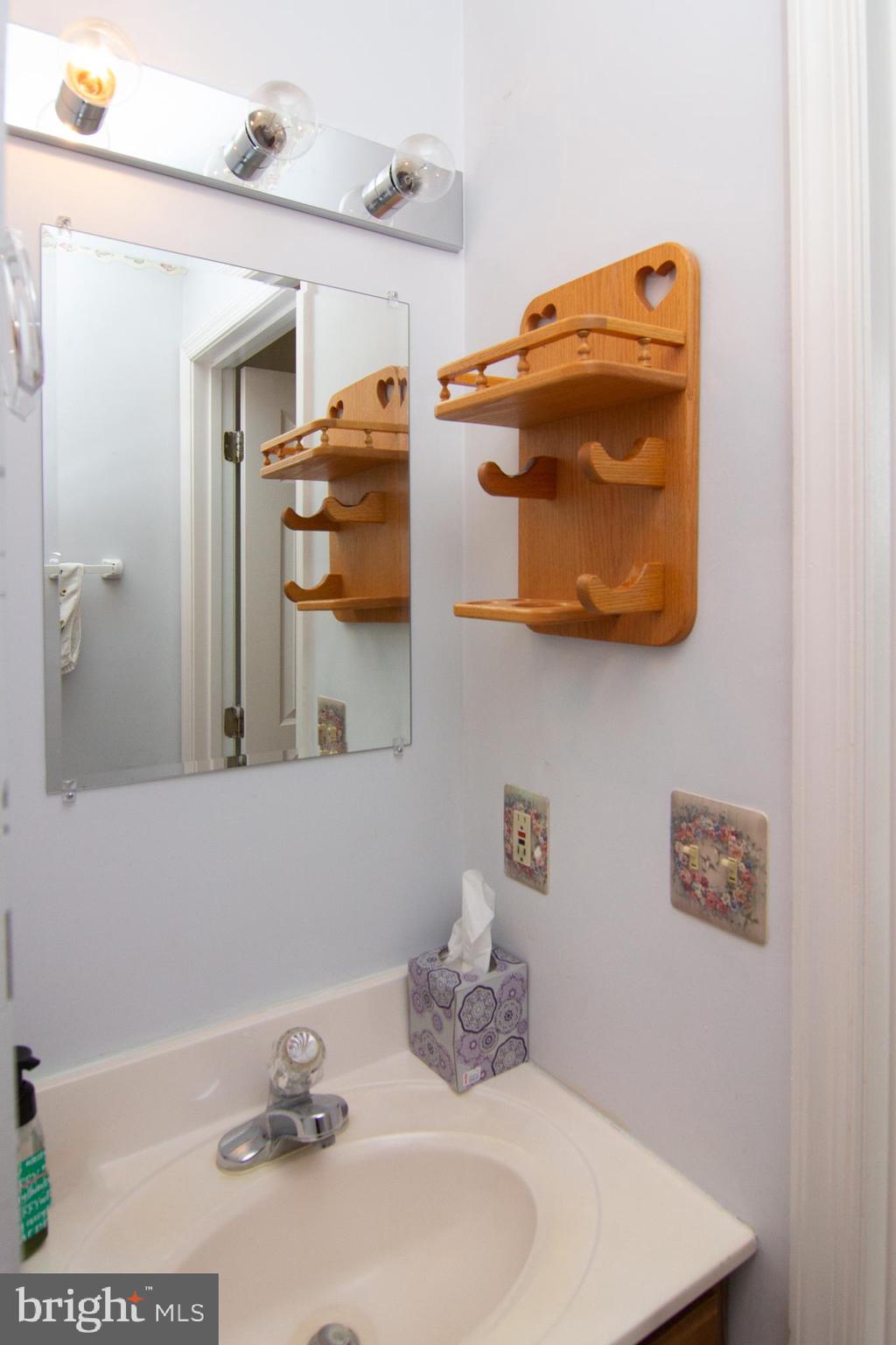 3814 Dakota Road Hampstead, MD 21074 - Photo 23 of 37 primary 1/2 bath