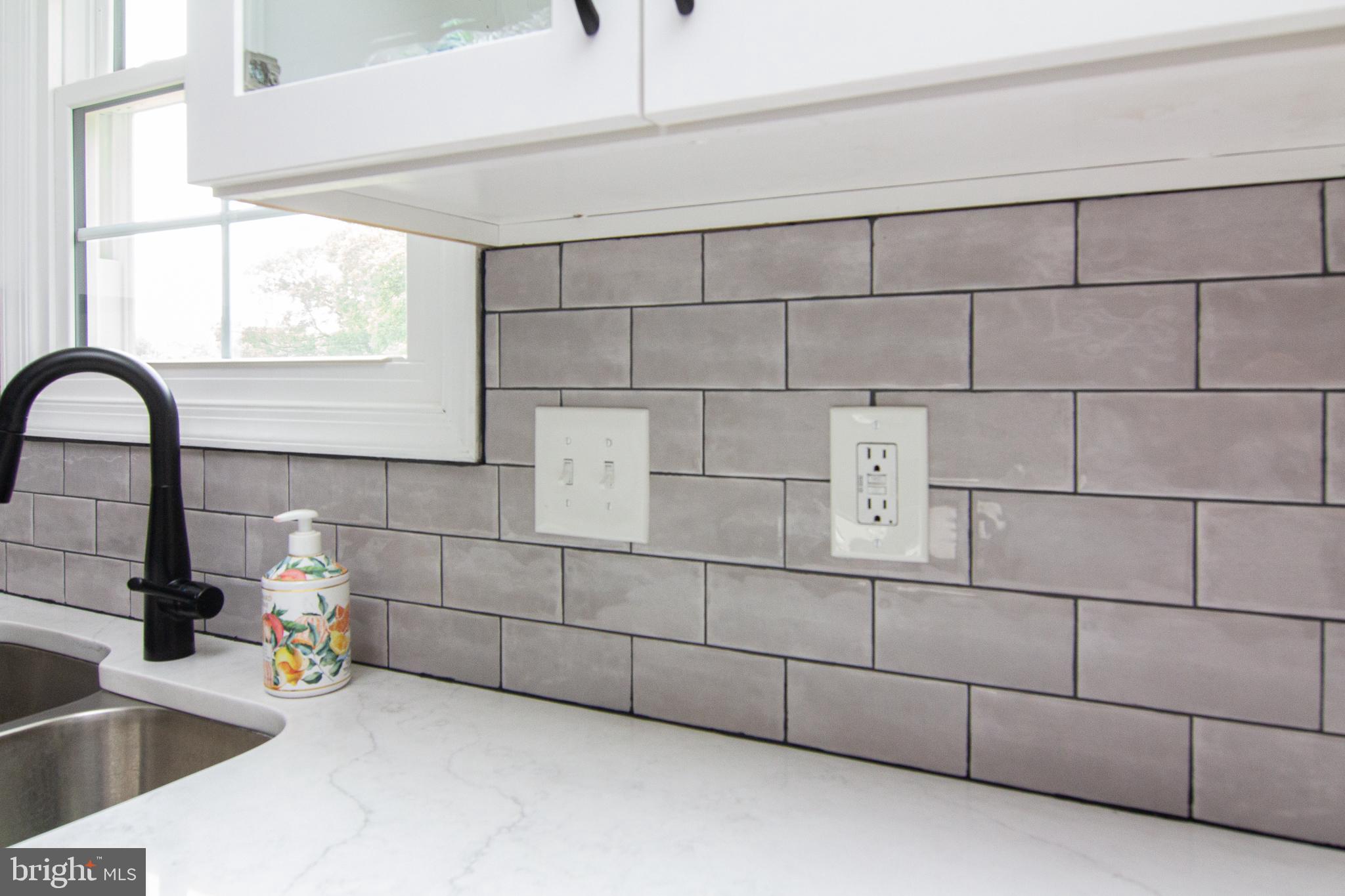 3814 Dakota Road Hampstead, MD 21074 - Photo 5 of 37 Tile Back Splash