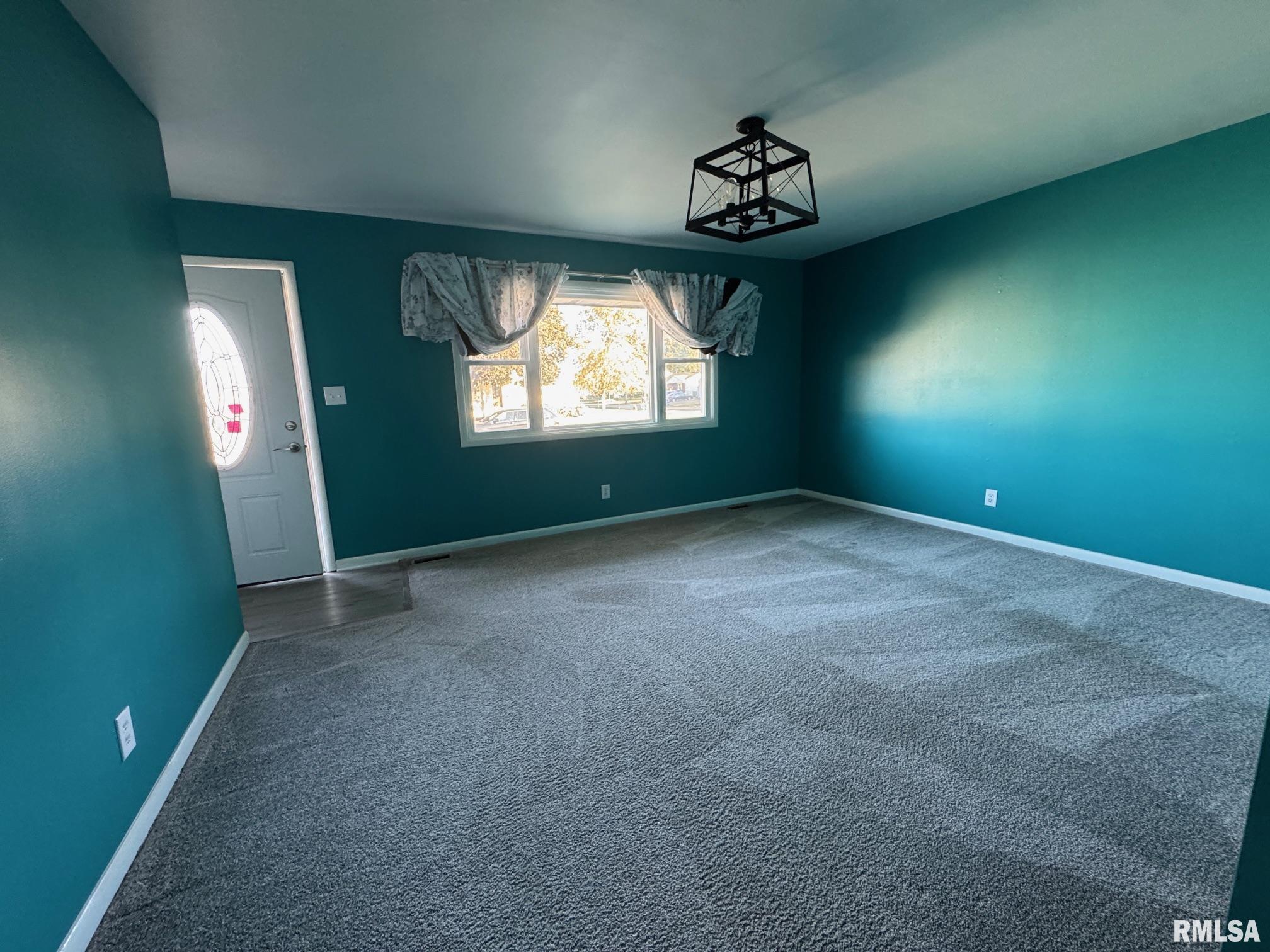 4737 48th Street A Moline, IL 61265 - Photo 2 of 26