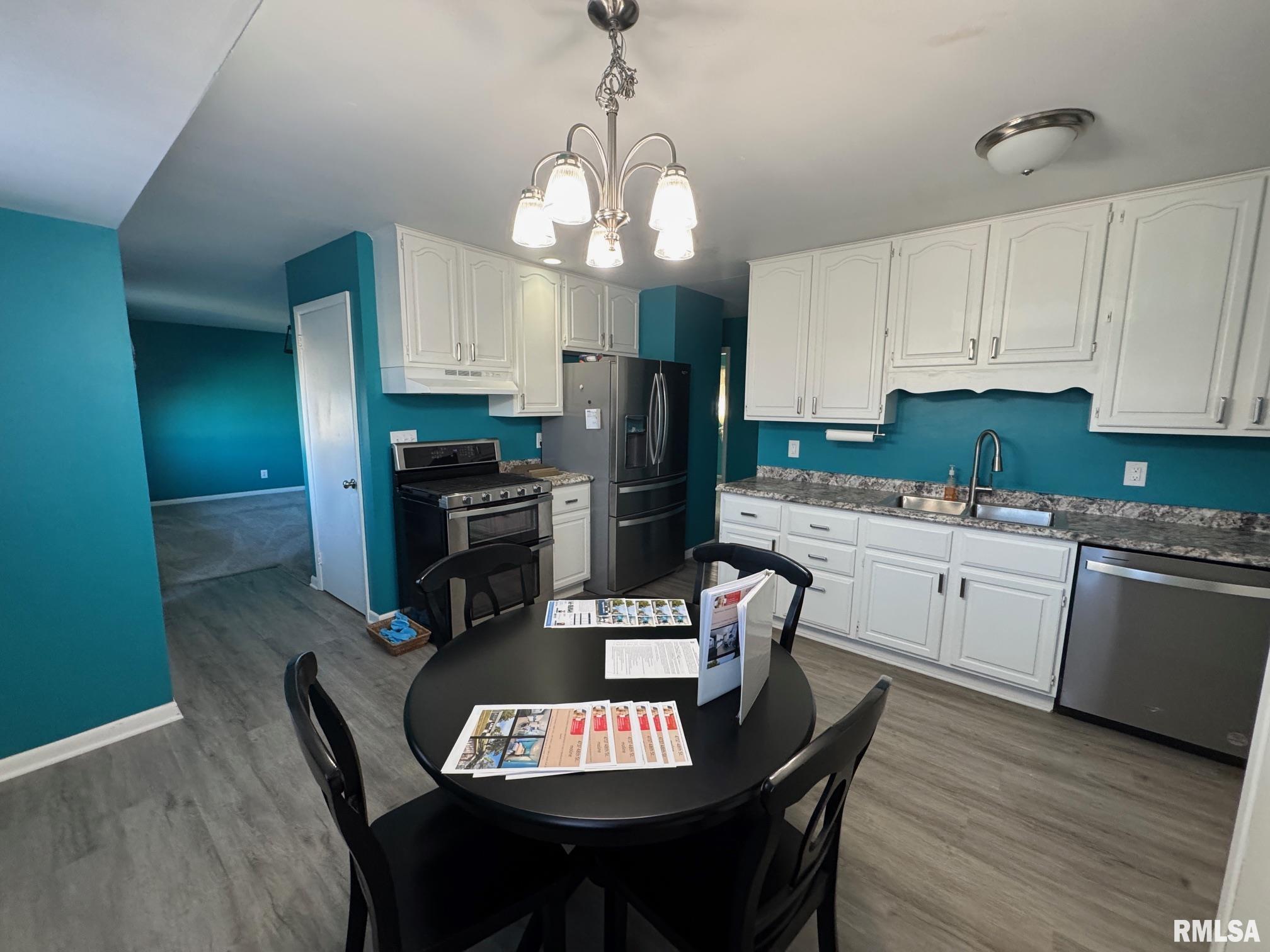 4737 48th Street A Moline, IL 61265 - Photo 5 of 26