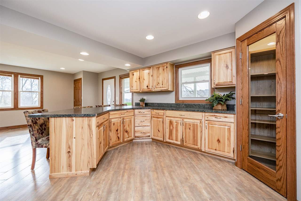 5241 Jenn Mill Road Southwest Riverside, IA 52327 - Photo 10 of 29 Gallery Image 10