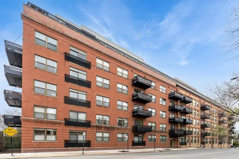 $699,900 | 1735 West Diversey Parkway, Unit 615, Chicago, IL 60614
