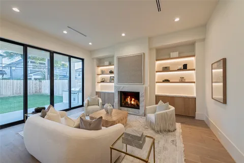 $1,850,000 | 1407 Martin Street, Houston, TX 77018